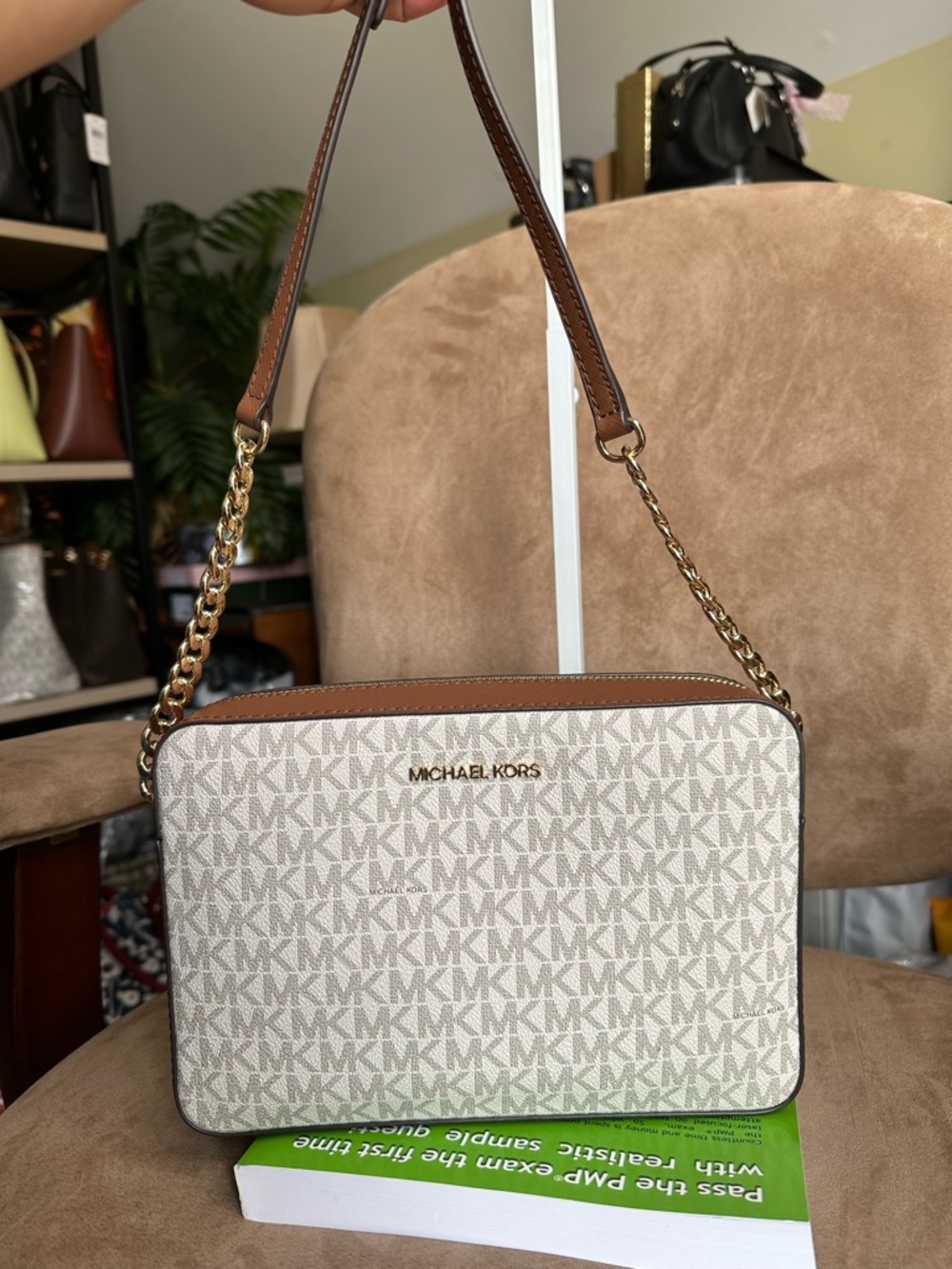 #86. Michael Kors Jet Set Vanilla East West Crossbody Bag Large New with Tag